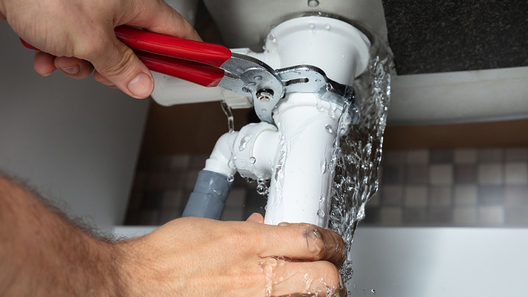 Emergency Plumbing Services Fast Response When Plumbing Disasters Strike