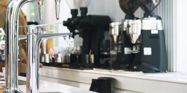 Single handle chrome sink faucet for cafe and bar. Single handle chrome sink faucet for cafe and bar.